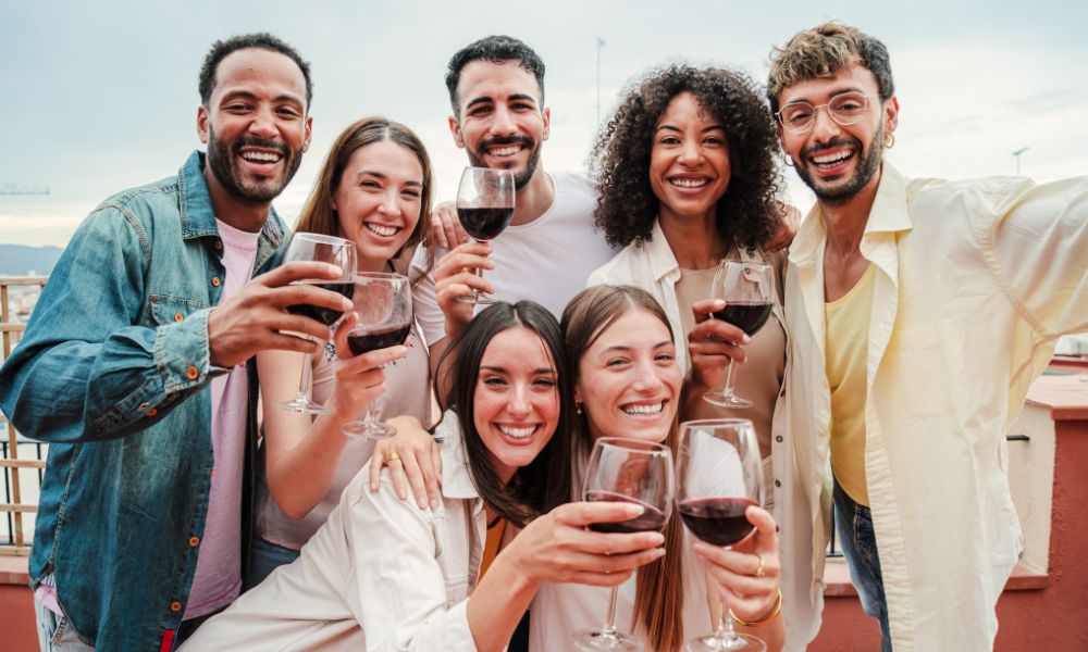 Fotobox vs. Handyfotos: Warum sich Events mit einer Fotobox einfach anders anfühlen